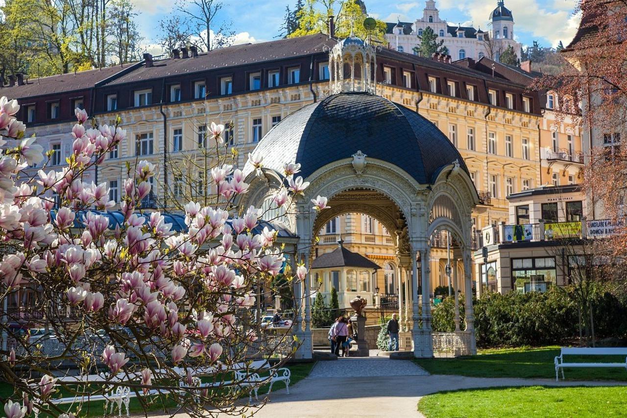 Krivan Hotel Karlsbad Buitenkant foto