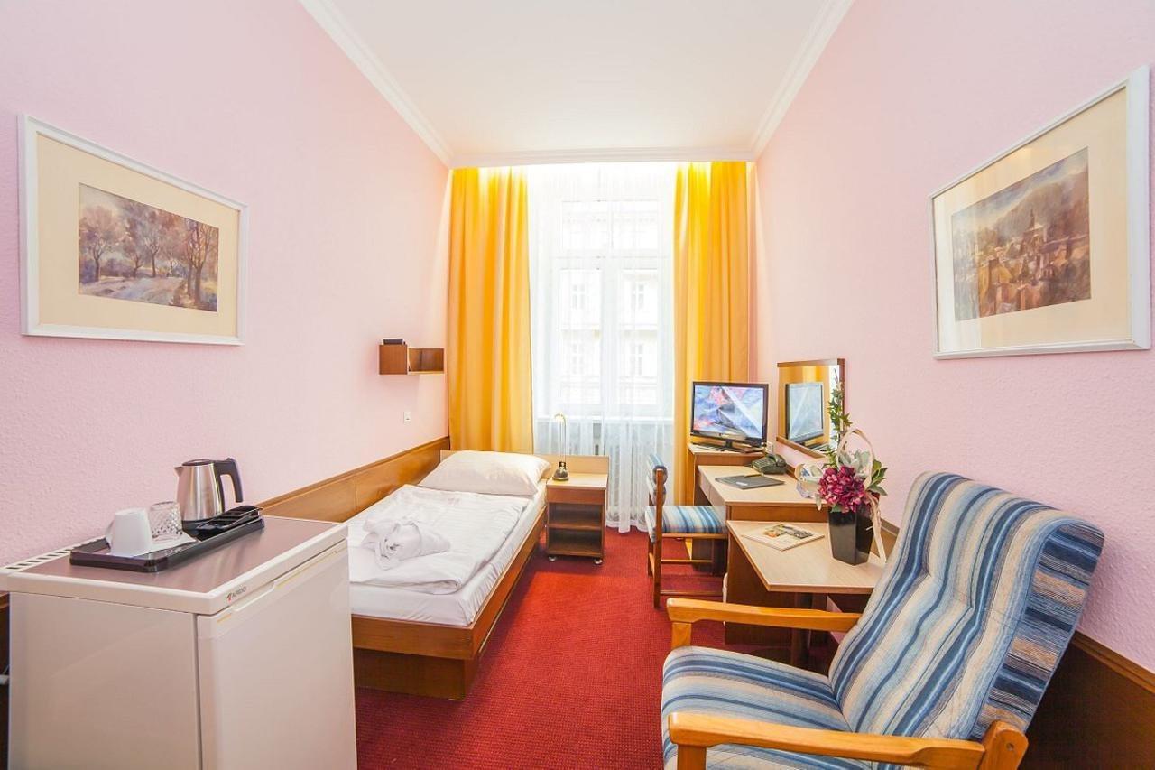 Krivan Hotel Karlsbad Buitenkant foto