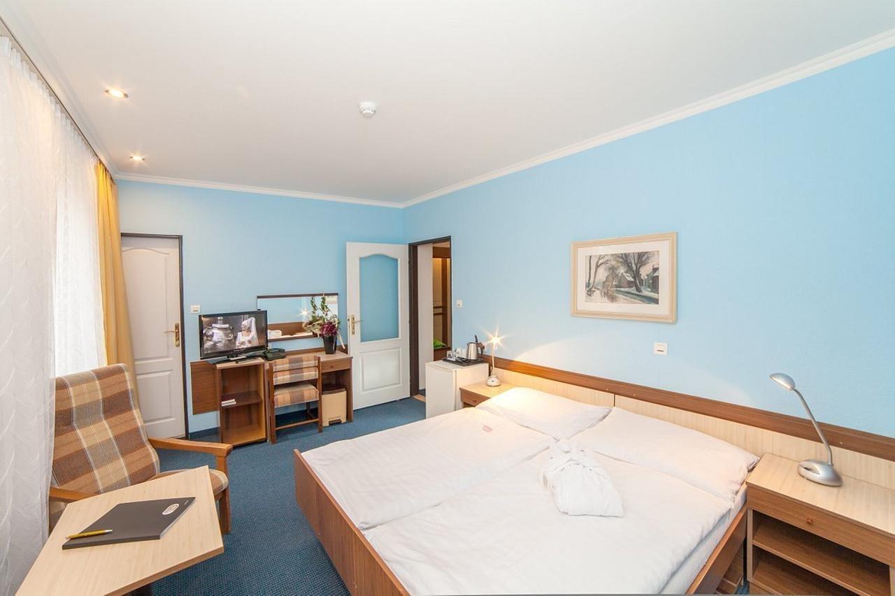 Krivan Hotel Karlsbad Buitenkant foto